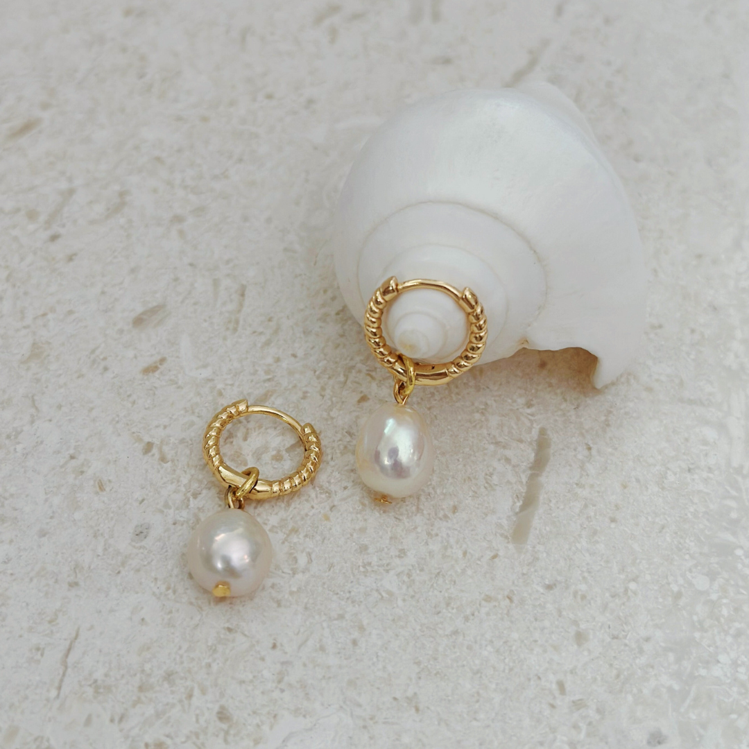 DAINTY HOOPS ✿ PEARL