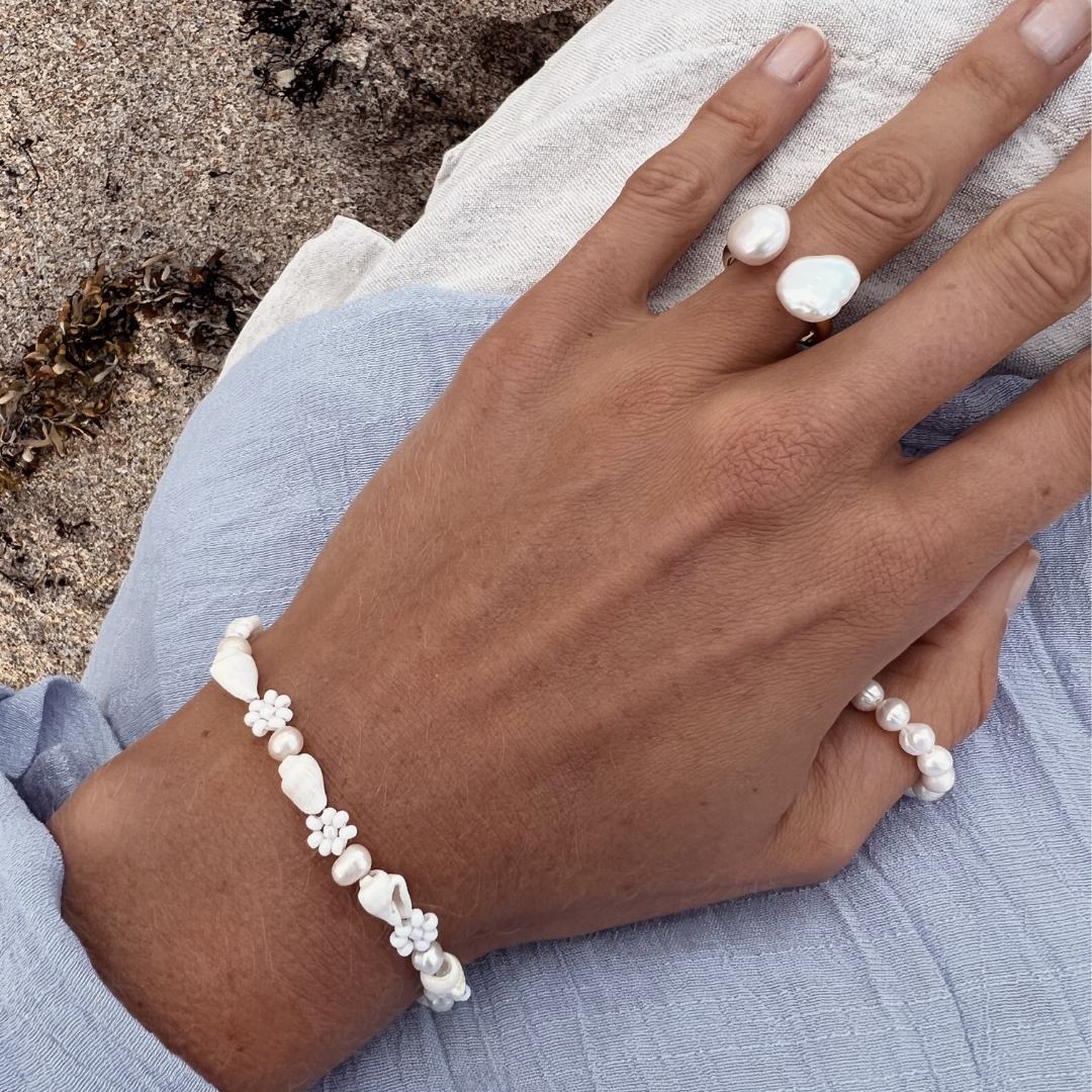 DAISY SHELL BRACELET ✿ CAPRI