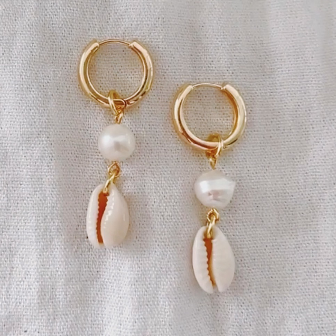 PEARL X COWRIE HOOPS ✿ BELLA