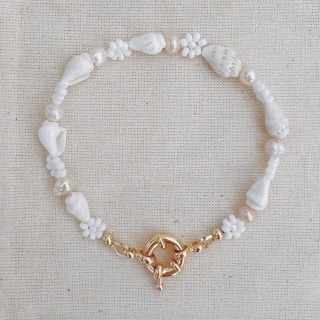 DAISY SHELL BRACELET ✿ CAPRI