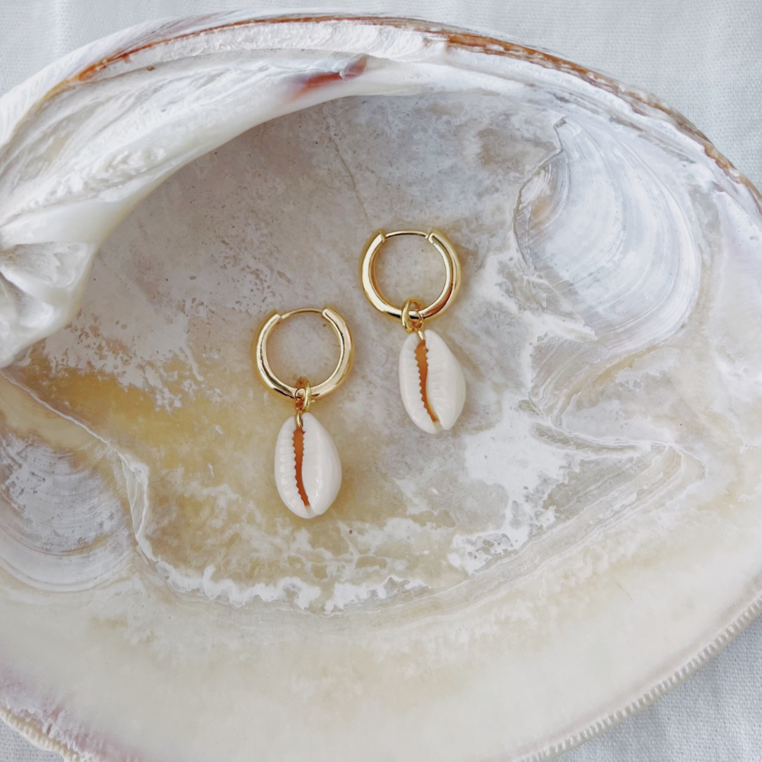 COWRIE SHELL HOOPS ✿ HALI